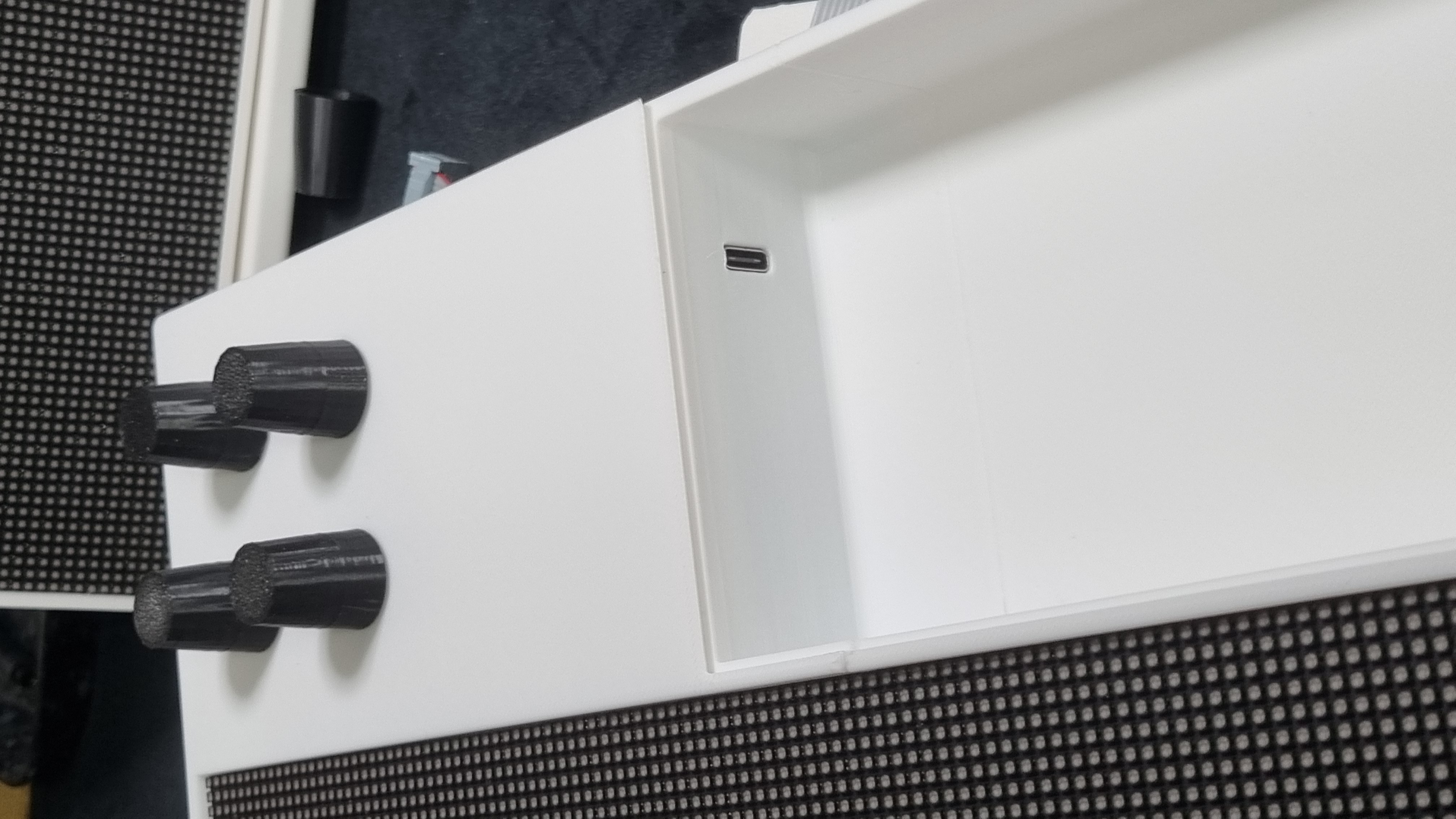 Assembled Patternflow device showing the USB-C port and knobs